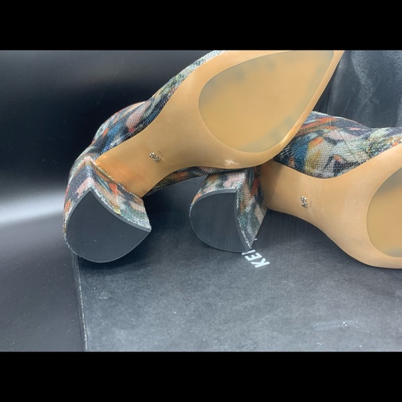 Kenneth Cole size 9 Floral Bootie - Picture 9 of 10